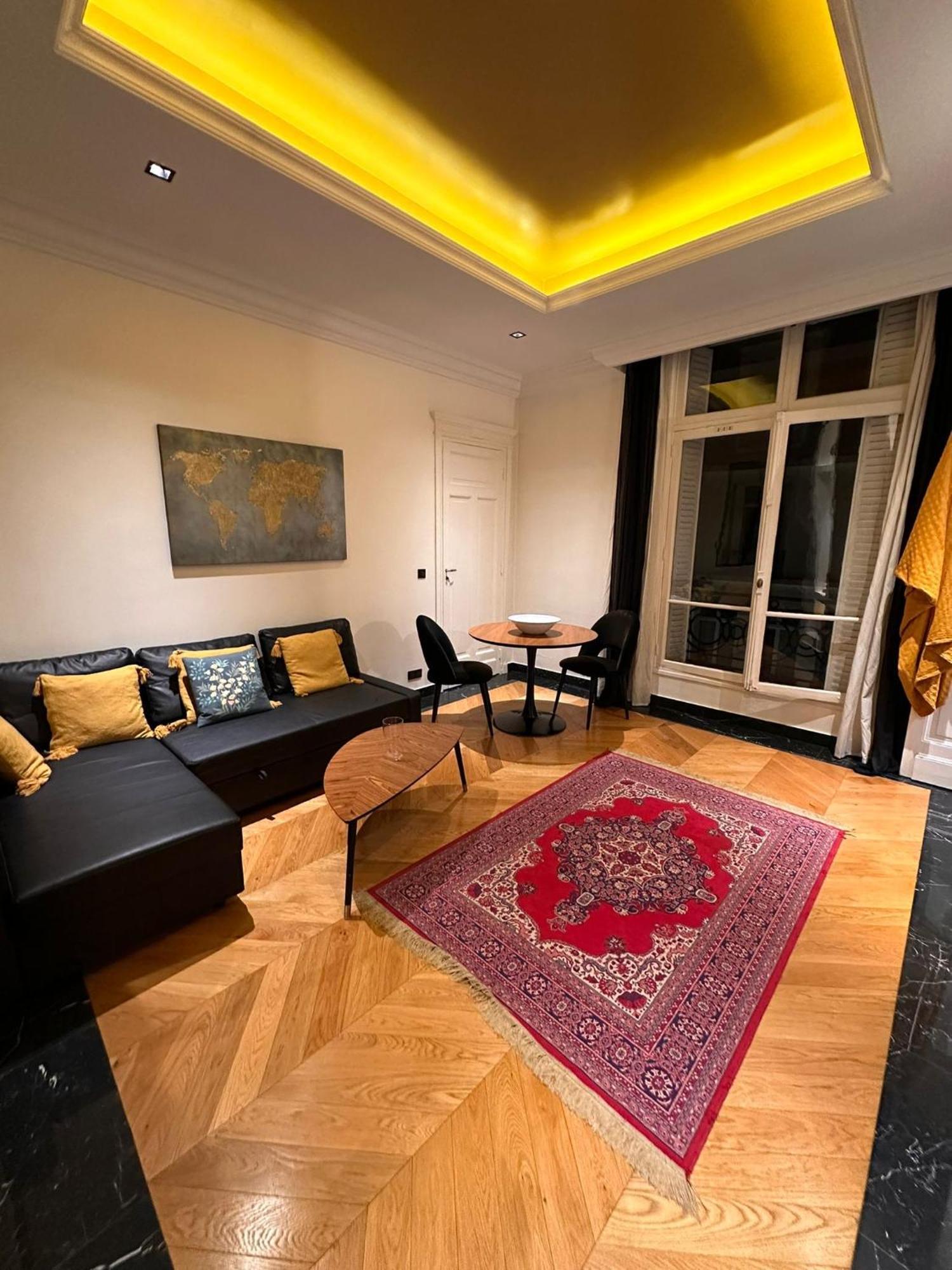 Appartement Cosy Sur Les Champs-Elysees Renoved Paris Exterior foto